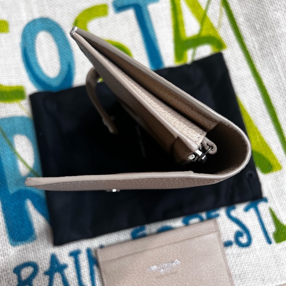 Saint Laurent Bi-fold leather wallet - Picture 12 of 15